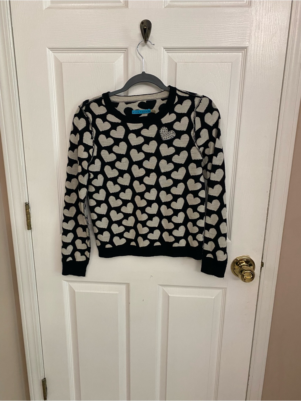 Alice + Olivia Black And Cream Heart-Pattern Crewneck Sweater